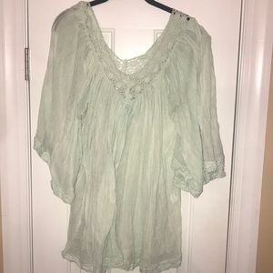 Gorgeous bell sleeve top by Jens Pirate Booty